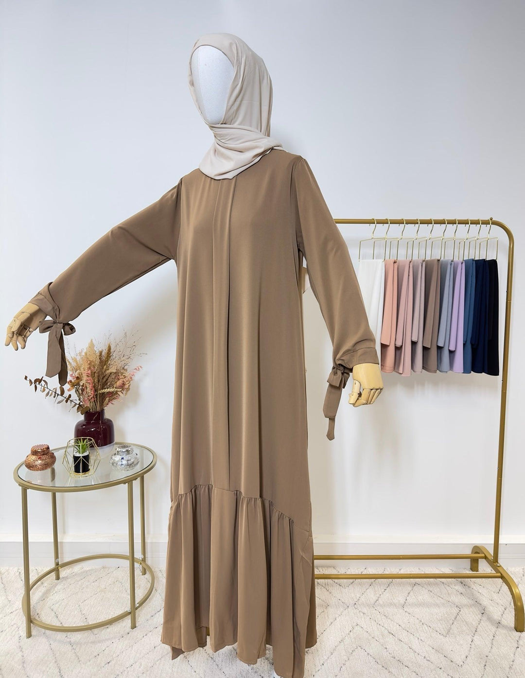 Est-ce que on peut porter une abaya à l'école ? - My Qamis Homme