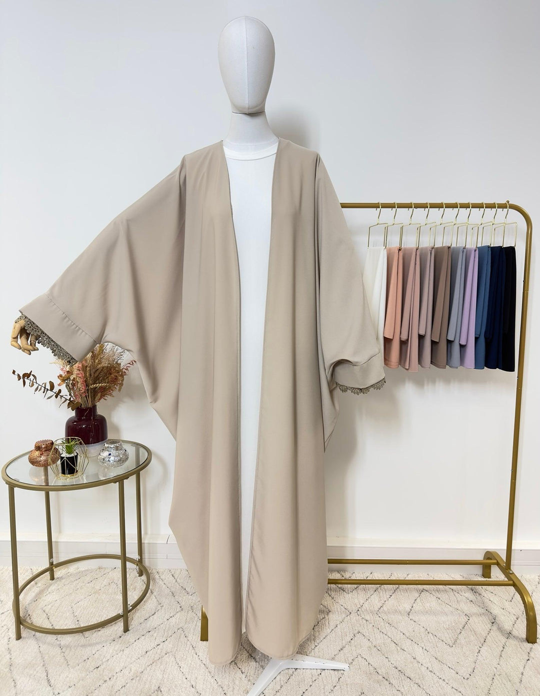 Quelle couleur d'abaya choisir entre le bleu et le nude ? - My Qamis Homme