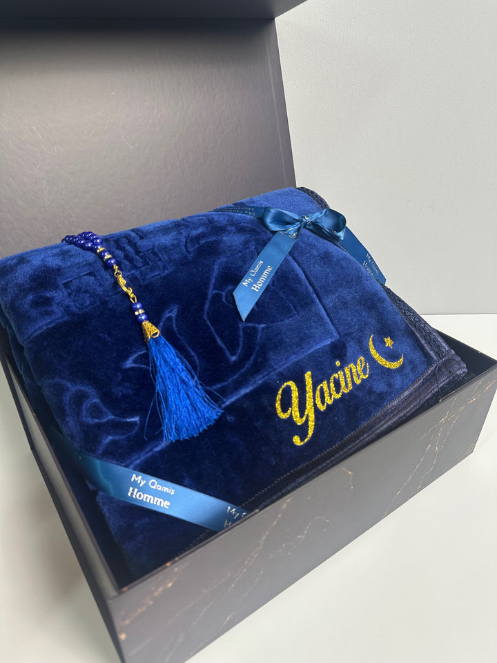 Tapis de prière bleu marine avec personnalisation, tasbih, ruban et coffret cadeau pour l'Aïd