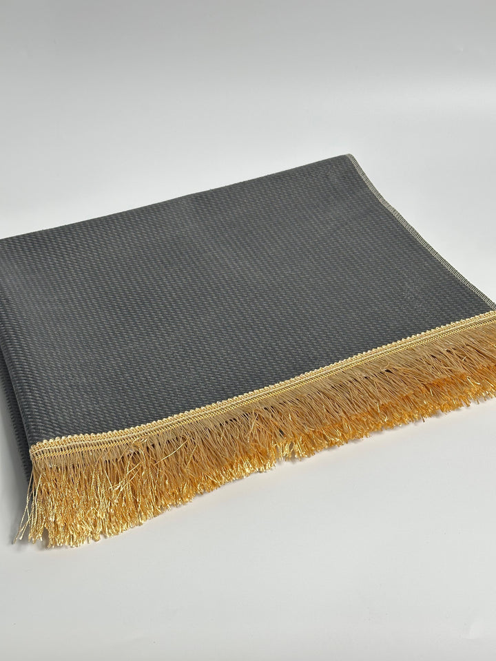 Tapis de prière velours gris  avec froufrou doré