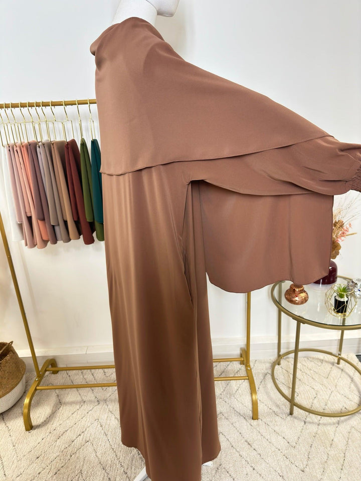 Abaya avec hijab intégré en Soie de Médine - Camel Marron - My Qamis Homme