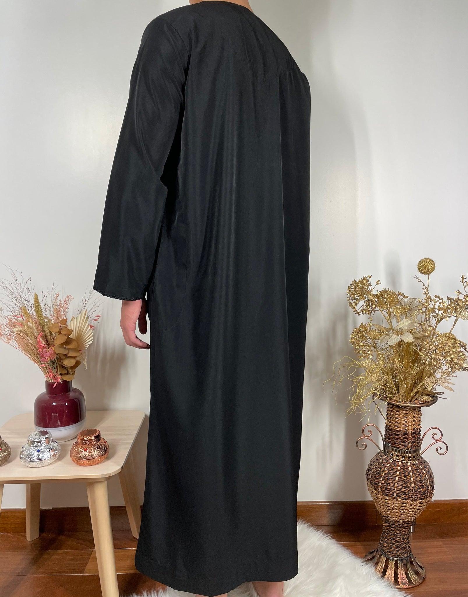Qamis Emirati Noir avec cravate - Qamis Homme – My Qamis Homme