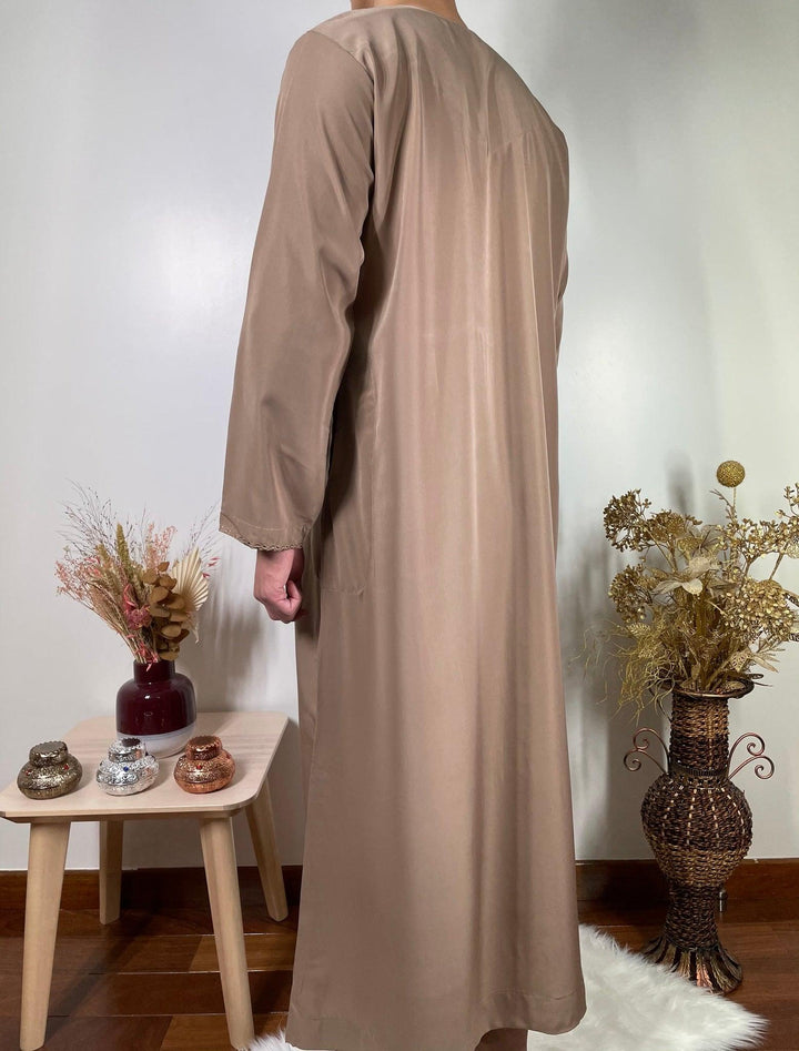 Qamis Emirati avec cravate - Taupe - My Qamis Homme