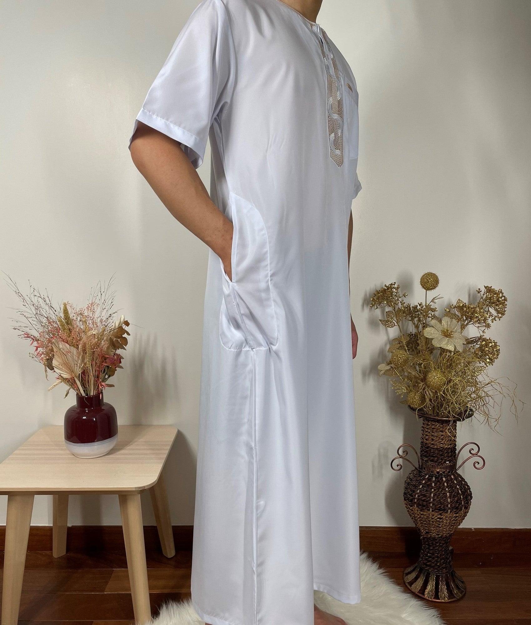 Qamis homme blanc manches longues avec col et 3 poches - Iman Store